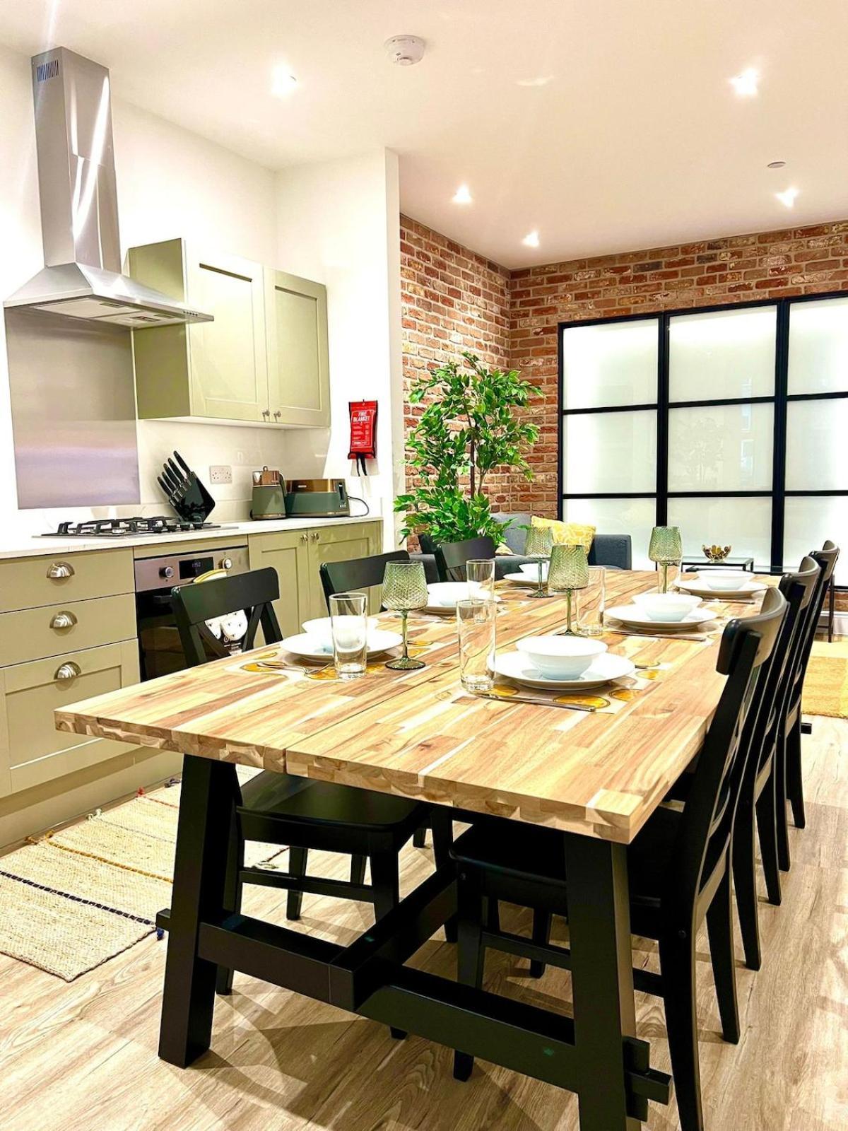 Brand New Apt - Beach Breeze Spacious 1-Bedroom Apartment With Parking - Sleeps 4 Ppl- Internet Bournemouth Eksteriør billede