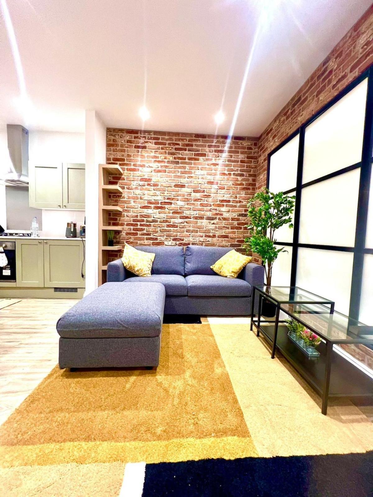 Brand New Apt - Beach Breeze Spacious 1-Bedroom Apartment With Parking - Sleeps 4 Ppl- Internet Bournemouth Eksteriør billede