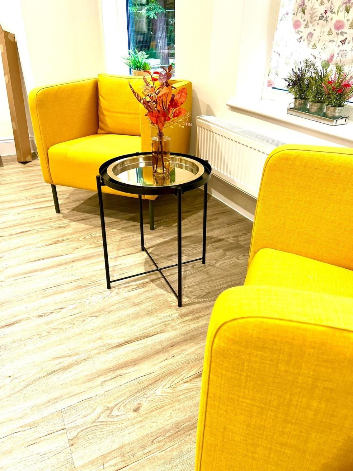 Brand New Apt - Beach Breeze Spacious 1-Bedroom Apartment With Parking - Sleeps 4 Ppl- Internet Bournemouth Eksteriør billede